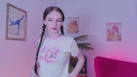 Alicia online show from May 22, 1:51 pm