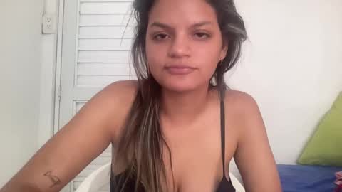 Snapshot of alicie_ebony1 chatting on February 15, 6:12 pm luisa online show from February 15, 6:12 pm