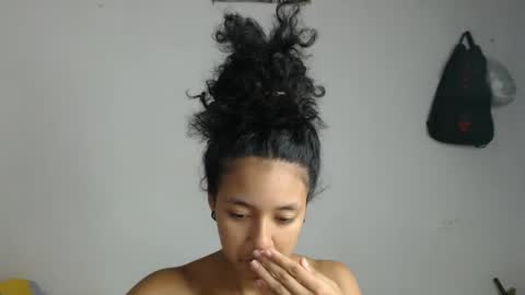 Snapshot of alicie_sexy_hot_20 chatting on January 29, 8:51 am ana online show from January 29, 8:51 am