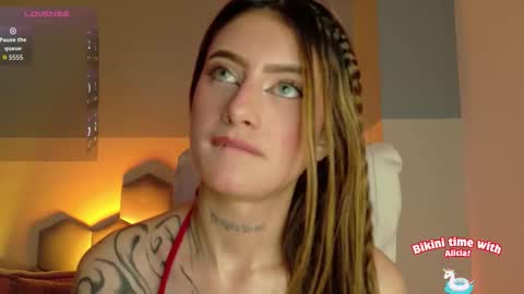 Snapshot of aliciia_miller chatting on September 20, 10:24 pm Alicia  online show from September 20, 10:24 pm