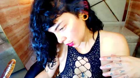 Alie online show from April 19, 6:10 pm