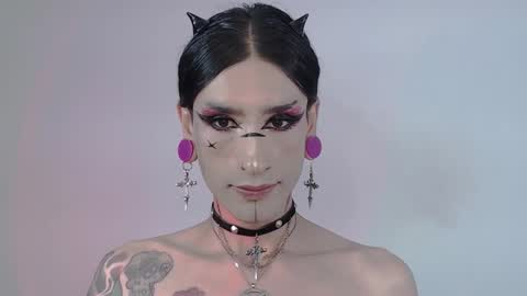     online show from September 25, 12:39 am