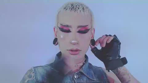     online show from February 7, 9:07 pm