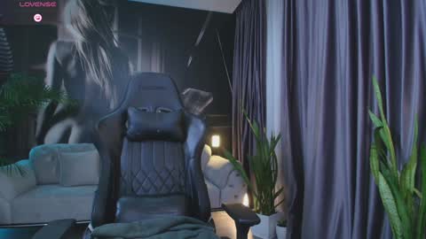 Aliessia online show from October 2, 6:07 pm