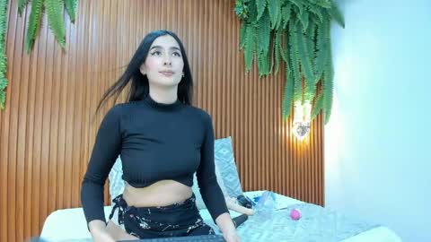 aliice_diaz online show from April 18, 7:58 pm