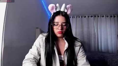 aliice_walker_ online show from November 21, 9:24 pm