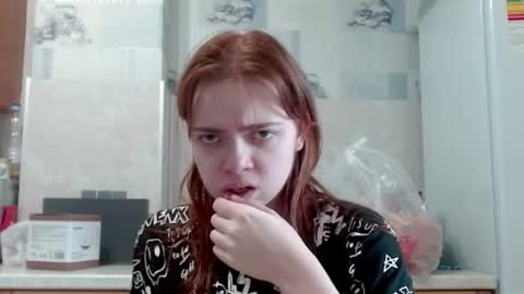 Snapshot of aliiice_stone chatting on September 17, 11:35 am Alice online show from September 17, 11:35 am