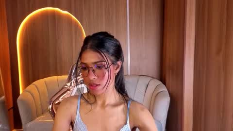 alina_b_ online show from March 18, 9:09 pm