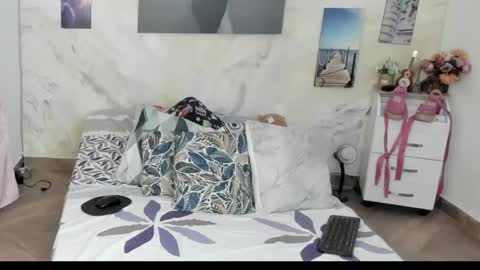 alinabozz1 online show from April 25, 12:02 am