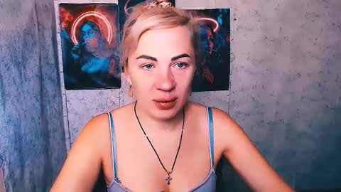 Snapshot of alinafrey_ chatting on October 21, 4:06 am Alina online show from October 21, 4:06 am