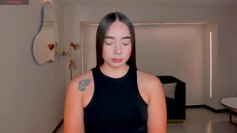 alinakravitz_ online show from June 2, 12:07 pm