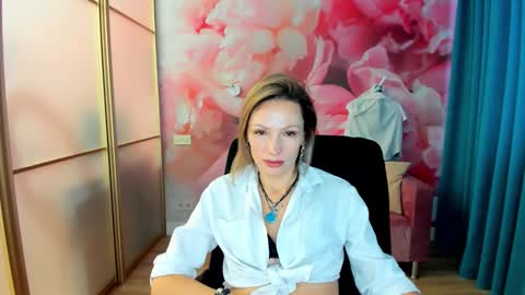 AlinaMoor online show from January 17, 6:56 am