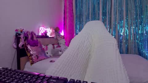 alinaocean online show from November 1, 9:14 pm