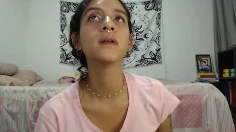 Snapshot of alinawoolf_ chatting on December 4, 2:47 am Ali online show from December 4, 2:47 am