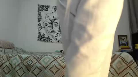 Snapshot of alinawoolf_ chatting on December 19, 2:56 am Ali online show from December 19, 2:56 am