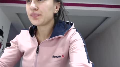 alipetite online show from December 13, 11:28 pm