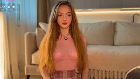Alisa but you can call me Molli  online show from June 4, 4:51 am