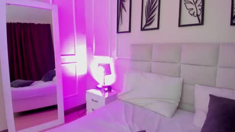     online show from March 6, 9:09 pm