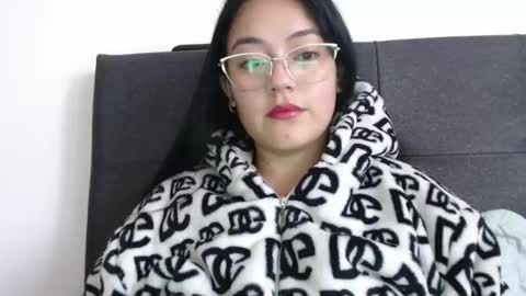 alisha_9997 online show from April 12, 1:37 pm