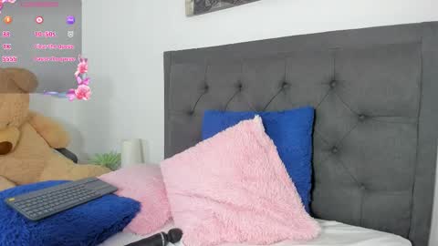 Alisha online show from September 17, 8:01 pm