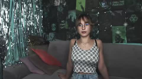 alishakelly online show from November 13, 5:43 am