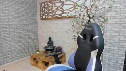 alisonn_doll online show from October 29, 1:13 pm