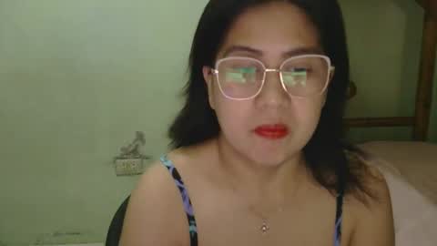 alissalove18 online show from April 21, 2:51 am