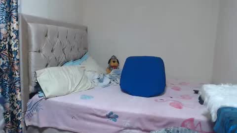 allise online show from November 19, 12:32 am