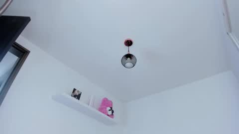 alisson_mendez01 online show from March 20, 7:30 pm