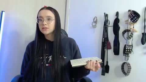 Alisson Beckett online show from February 2, 7:32 pm