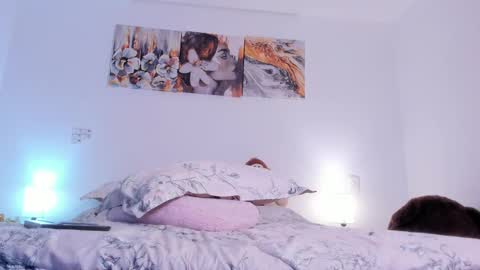 Snapshot of alissonroyce chatting on October 19, 3:44 am Goddess  online show from October 19, 3:44 am