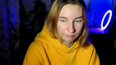 Snapshot of alisun_ chatting on October 16, 6:07 pm A L I C E  online show from October 16, 6:07 pm