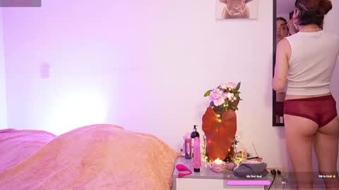 Alicia Teylor online show from April 10, 10:14 pm