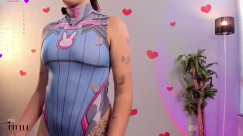 Issy online show from February 20, 6:43 pm