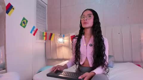 alizza_ online show from July 8, 12:19 pm
