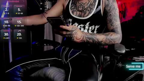   online show from November 25, 7:01 pm