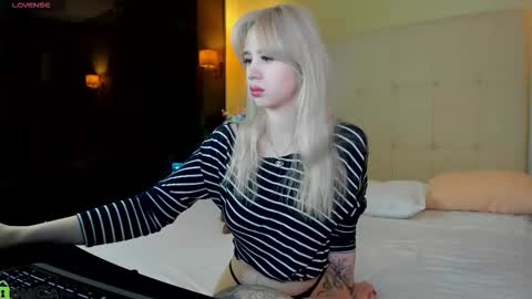 alli_aster online show from February 23, 12:46 am