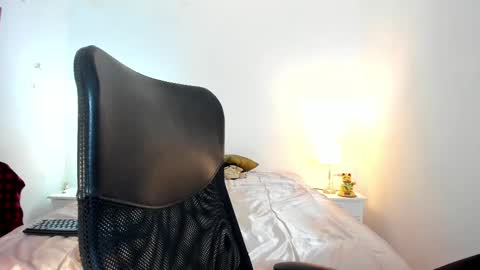 Snapshot of allie_bounceboobs_ chatting on February 26, 11:30 pm allie jones online show from February 26, 11:30 pm