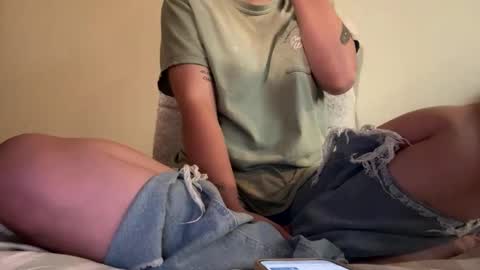 alliebearx online show from September 28, 3:37 am