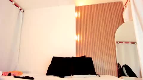 allison_fosther online show from October 12, 4:05 am