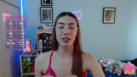 Snapshot of allisonblossom chatting on December 11, 9:12 pm online show from December 11, 9:12 pm