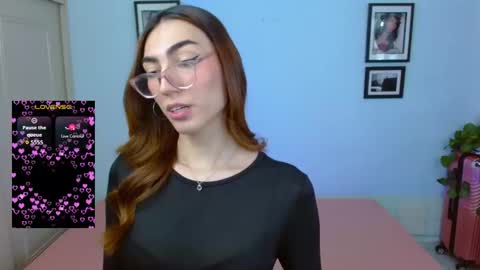 Snapshot of allisonblossom chatting on October 12, 6:43 pm online show from October 12, 6:43 pm