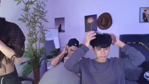 kim and josh online show from April 18, 7:51 pm