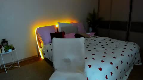 alluringeyess online show from May 31, 4:44 am