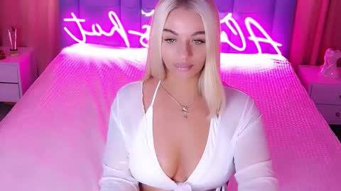 AlwaysHot online show from September 24, 2:18 am