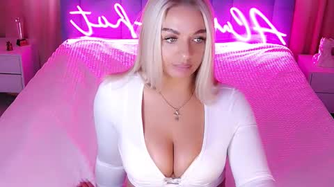 AlwaysHot online show from October 20, 3:44 am