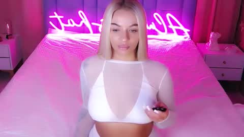 AlwaysHot online show from November 3, 2:12 am