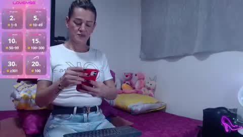 Allysonstonnes online show from November 2, 12:10 am