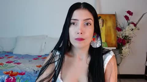 alma_art_ online show from September 12, 9:39 pm