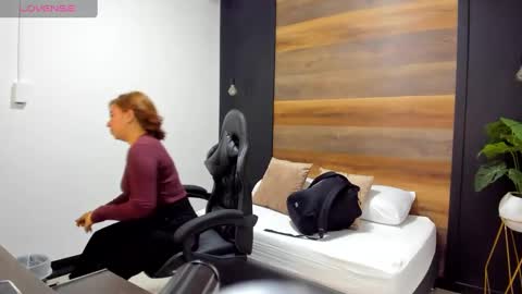 ALMA FENIX  online show from September 19, 1:37 pm